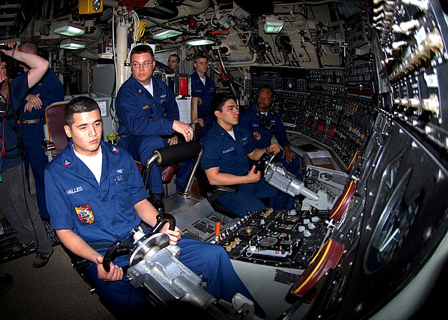 Ohio-class_guided-missile_submarine_USS_Florida_(SSGN_728)