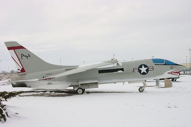 Vought_F-8L_Crusader