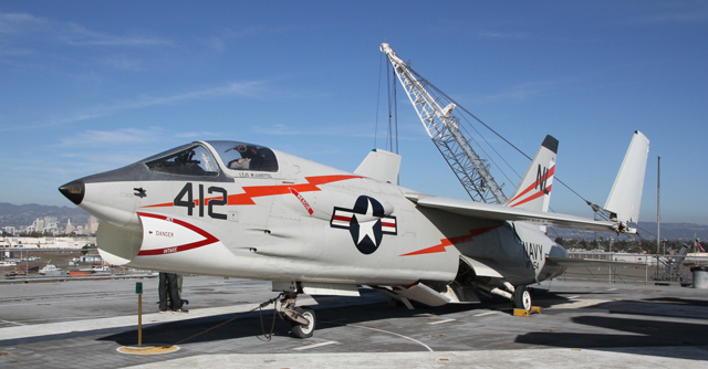 Vought_F-8_Crusader